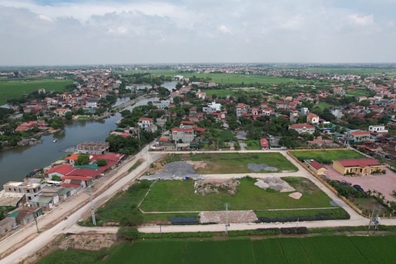 Huyện ngoại thành Hà Nội thu tiền trúng đấu giá quyền sử dụng đất hàng trăm tỉ đồng