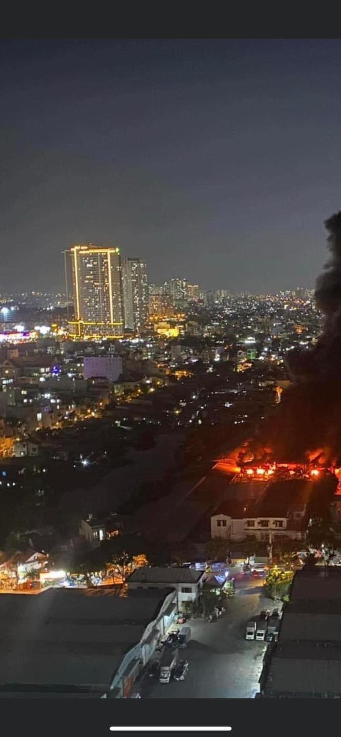TP. Hồ Chí Minh: Đang cháy lớn tại quận 7