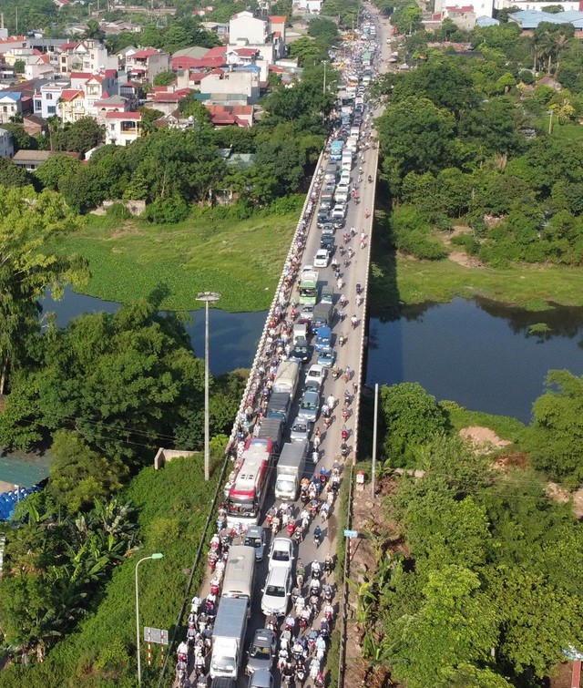 Hà Nội: Điều chỉnh giao thông điểm đen ùn tắc đầu cầu Mai Lĩnh