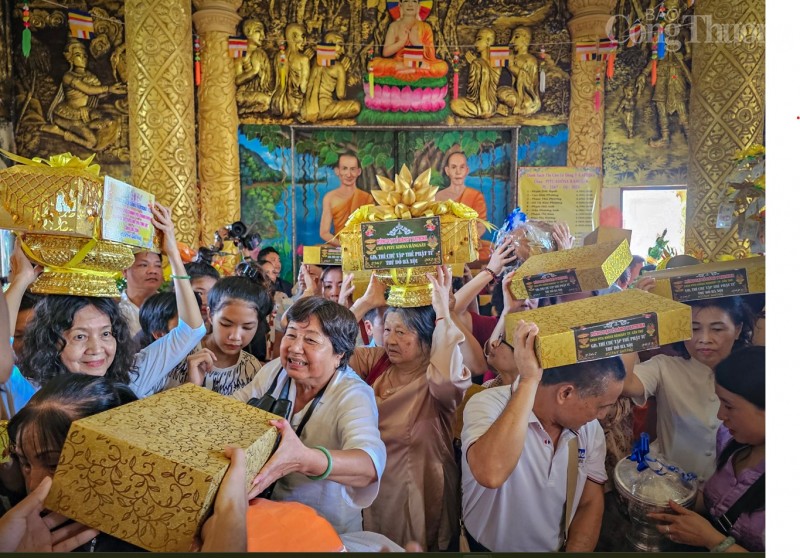 Đồng bào Khmer ở TP. Cần Thơ: Rộn ràng mùa dâng y Kathina