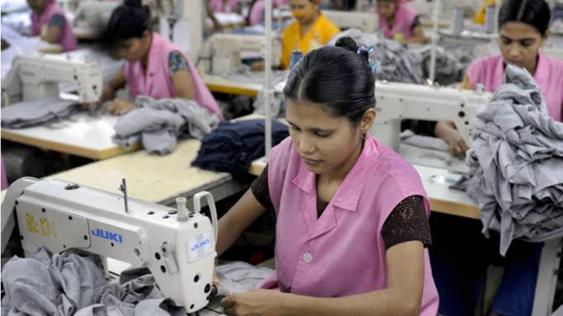 Bangladesh đóng cửa vô thời hạn 150 nhà máy may mặc