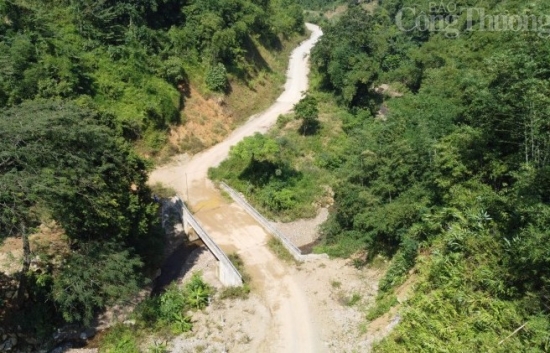 Cận cảnh tuyến đường 190 tỷ đồng thi công dang dở ở vùng cao Hòa Bình