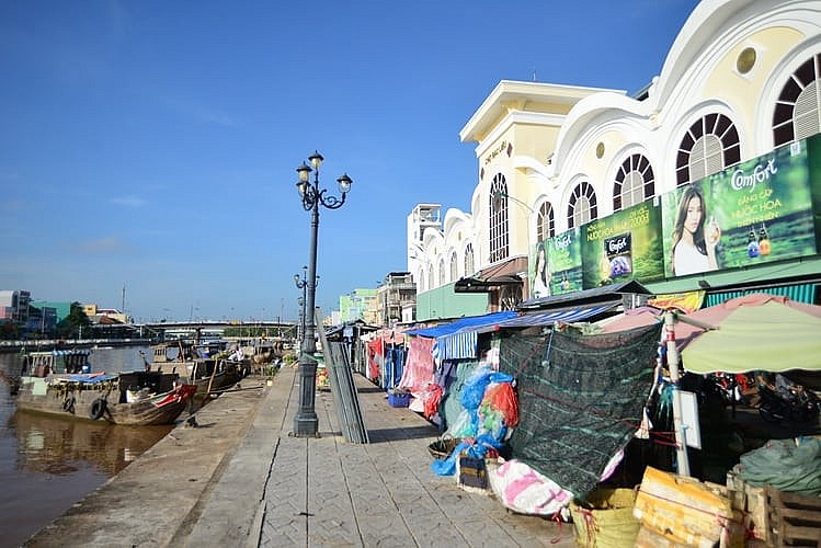 Chợ Trung tâm thành phố Bạc Liêu Ảnh: Quang Vinh – Tạp chí Gia đình Việt Nam