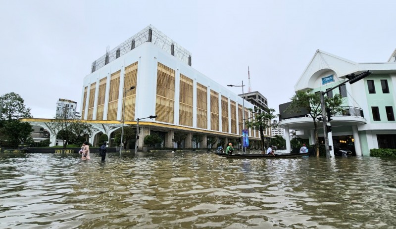 Thừa Thiên Huế: Bước đầu khắc phục, hỗ trợ sau mưa lũ