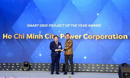EVNHCMC đoạt giải thưởng quốc tế “Dự án lưới điện thông minh của năm”