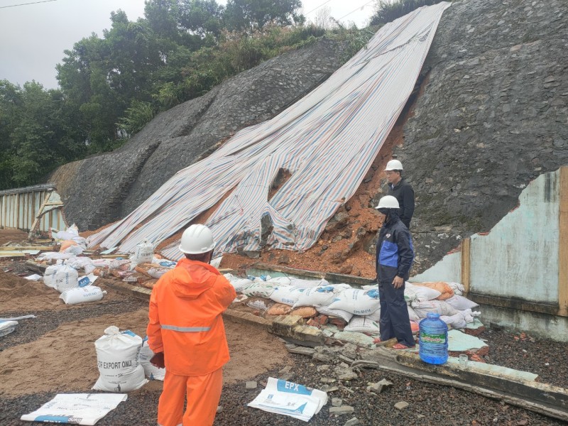 PC Quảng Nam chủ động ứng phó mưa lũ, khắc phục nhanh sự cố lưới điện