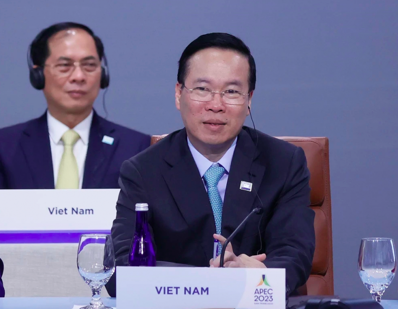 Chủ tịch nước Võ Văn Thưởng nhấn mạnh sau đúng 25 năm gia nhập APEC, với mong muốn tiếp tục đóng góp cho tiến trình APEC, Việt Nam đề xuất đăng cai các hoạt động của Năm Diễn đàn hợp tác kinh tế châu Á – Thái Bình Dương (APEC) 2027.