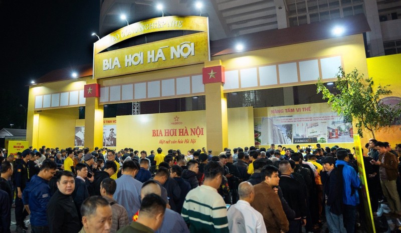Đông đảo người dân thủ đô hào hứng tham dự tâm điểm văn hóa “Lễ hội Bia Hà Nội 2023”
