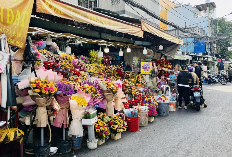 TP. Hồ Chí Minh: Thị trường hoa ế ẩm trước ngày 20/11