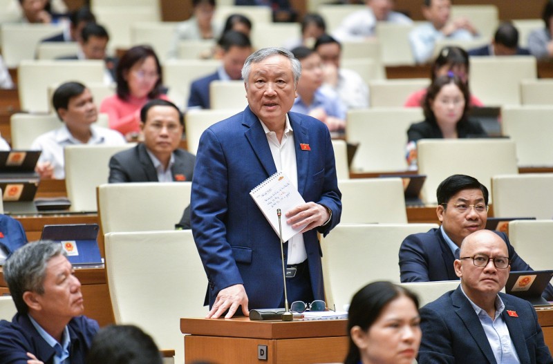 Chánh án Tòa án Nhân dân tối cao Nguyễn Hòa Bình giải trình, làm rõ một số vấn đề đại biểu Quốc hội nêu