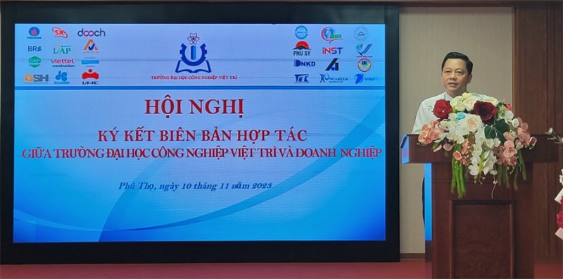 Trường Đại học Công nghiệp Việt Trì: Tăng cường hợp tác với doanh nghiệp