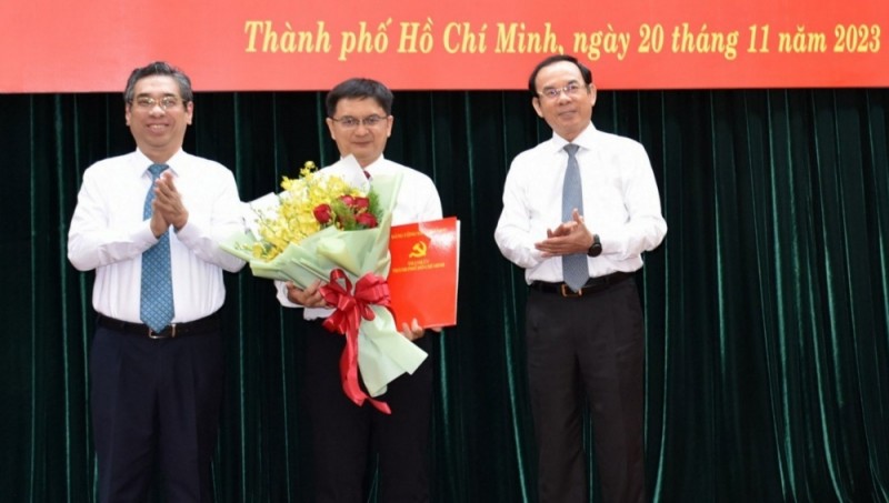 TP. Hồ Chí Minh có tân Chánh văn phòng Thành ủy, Trưởng Ban dân vận và Phó Chánh văn phòng UBND
