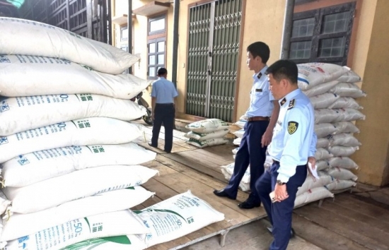 Quảng Trị: Kinh doanh đường cát nhập lậu, một cá nhân bị xử phạt 75 triệu đồng