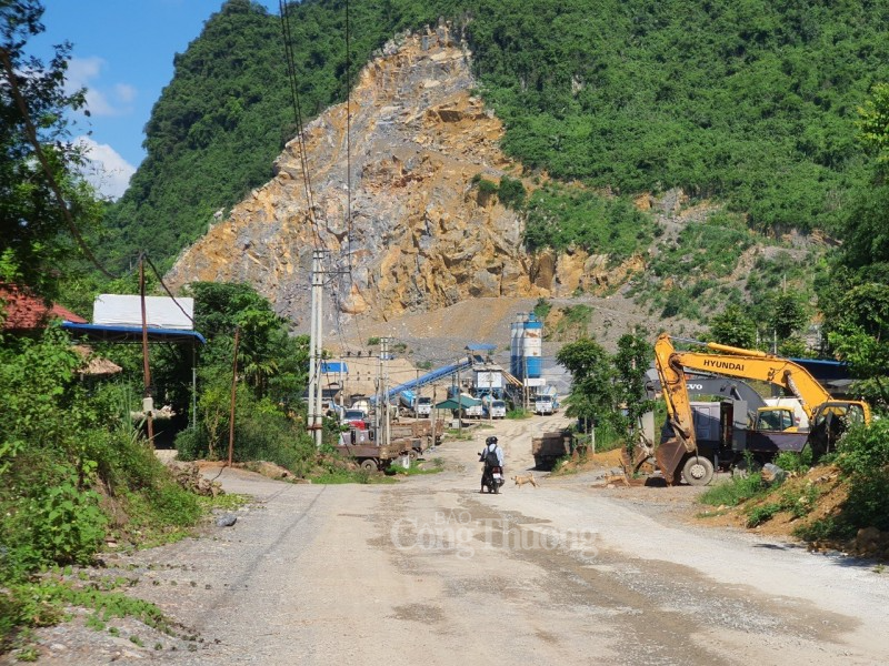 Hoà Bình: Nỗi thống khổ khi sống gần mỏ đá, trạm trộn bê tông