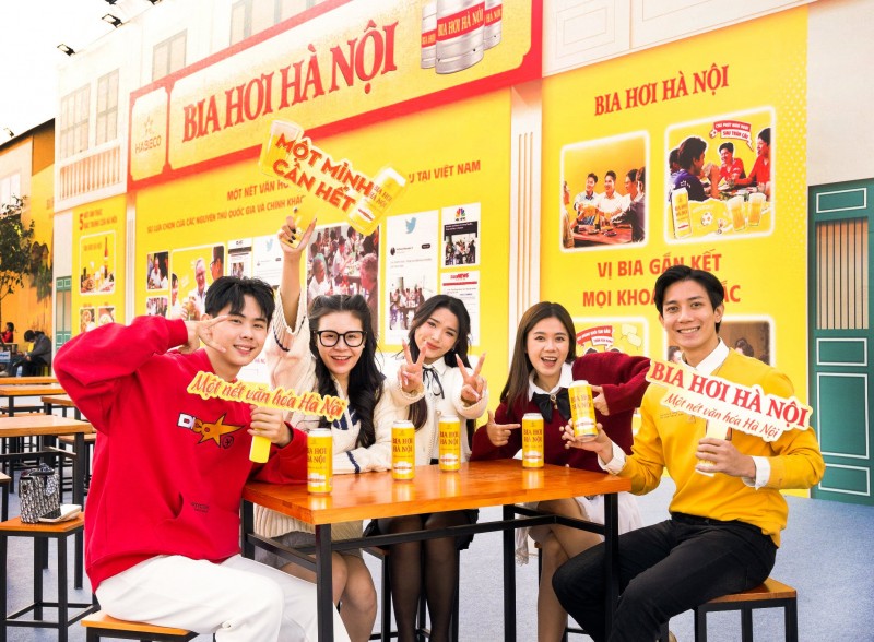 Giới trẻ thủ đô nô nức tham dự sự kiện Văn hóa ẩm thực Lễ hội bia Hà Nội 2023