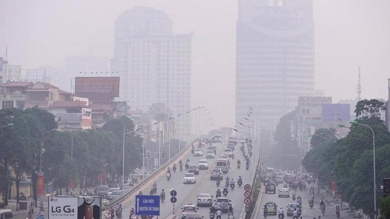 Khí thải từ phương tiện giao thông gây nên ô nhiễm không khí, ảnh hưởng đến sức khỏe con người. Ảnh minh họa