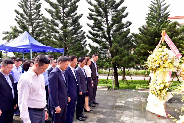 Người lao động BSR dâng hoa tưởng nhớ cố Thủ tướng Võ Văn Kiệt ảnh 2