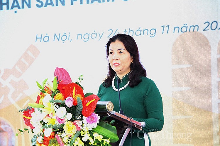 Bà Trần Thị Phương Lan - Quyền giám đốc Sở Công Thương Hà Nội phát biểu tại lễ khai mạc