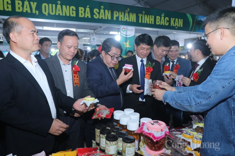 200 gian hàng sản phẩm OCOP, công nghiệp nông thôn của 21 tỉnh quy tụ tại hội chợ khu vực Đông Bắc
