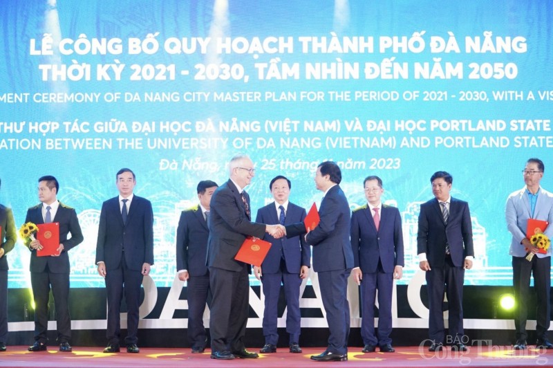 Đà Nẵng: Trao chứng nhận đầu tư cho 7 dự án tổng vốn đầu tư hơn 9.300 tỷ đồng