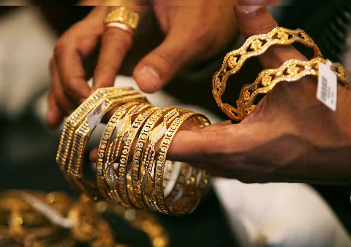 Giá vàng trong nước ổn định, vàng nhẫn 999.9 bán ra 67,98 triệu đồng/lượng