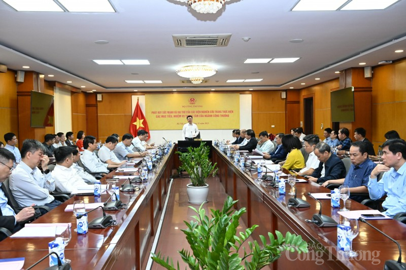 Bộ trưởng Nguyễn Hồng Diên giao 5 nhiệm vụ trọng tâm cho các Viện nghiên cứu ngành Công Thương