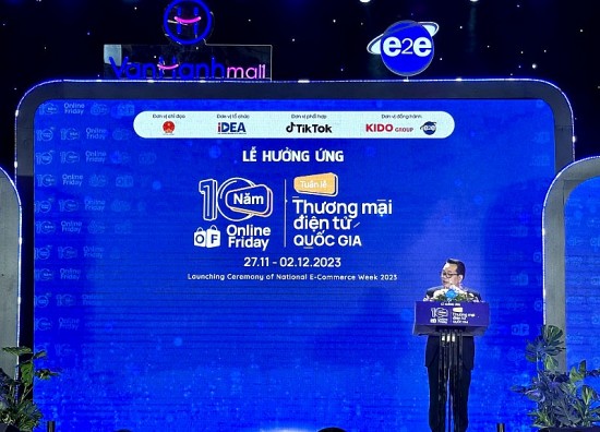 doanh nghiep huong ung ngay mua sam truc tuyen online friday nam 2023