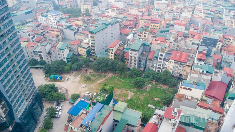 Hà Nội: Nhiều khu “đất vàng” bỏ hoang cả thập kỷ, chậm triển khai