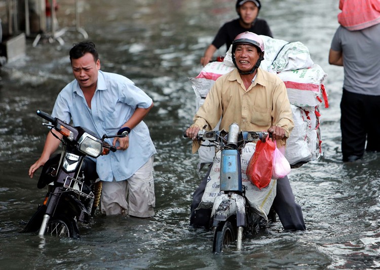 Thời tiết hôm nay 27/11/2023: Trung Bộ lượng mưa giảm, Nam Bộ nguy cơ ngập do triều cường