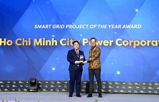 EVNHCMC đoạt giải thưởng quốc tế “Dự án lưới điện thông minh của năm”