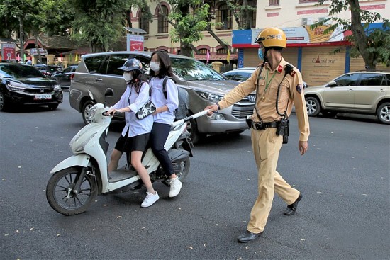 Hà Nội: Cần xử lý nghiêm học sinh THPT vi phạm giao thông