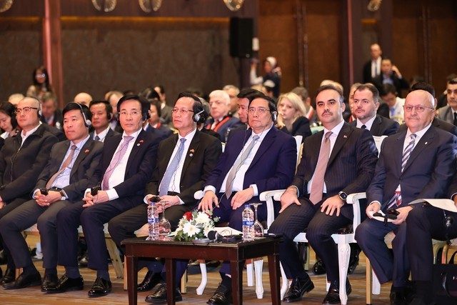 Thủ tướng và các đại biểu dự Diễn đàn doanh nghiệp Thổ Nhĩ Kỳ-Việt Nam - Ảnh: VGP