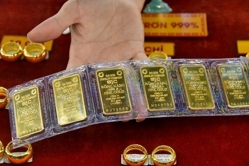 Giá vàng nhẫn lập đỉnh mới 63,13 triệu đồng/lượng, giá vàng SJC tăng mạnh