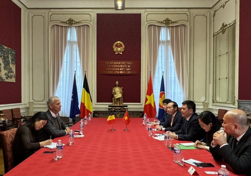 Bộ trưởng Nguyễn Hồng Diên đã có buổi tiếp và làm việc với ông Andries Gryffroy, Phó Chủ tịch thứ nhất Thượng viện Bỉ, Chủ tịch Liên minh Bỉ Việt (BVA) - Ảnh: Moit