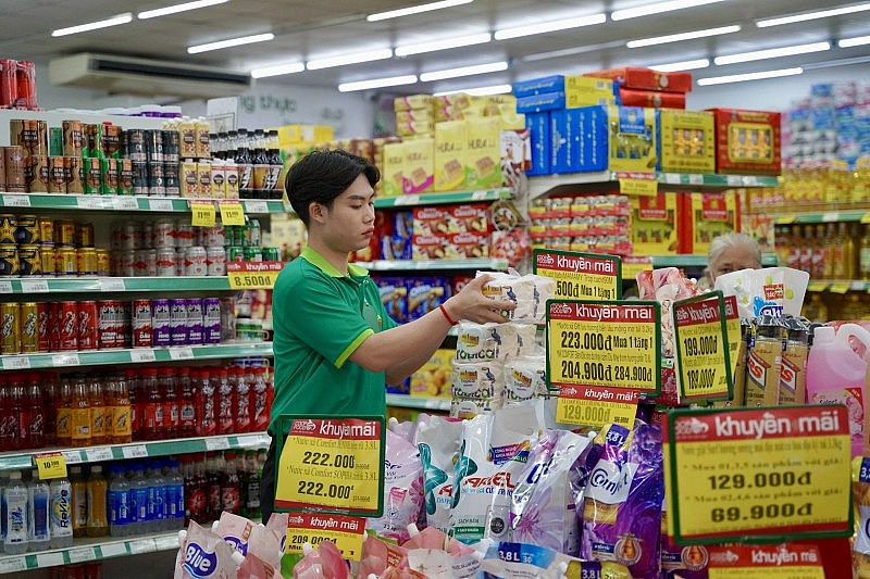 TP. Hồ Chí Minh: Doanh nghiệp giảm giá mạnh tạo cú huých mua sắm cuối năm