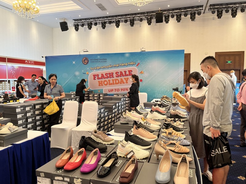 TP. Hồ Chí Minh: Flash sale Holiday - khuyến mãi hàng hiệu đợt 2 tiếp tục giảm giá đến 90%