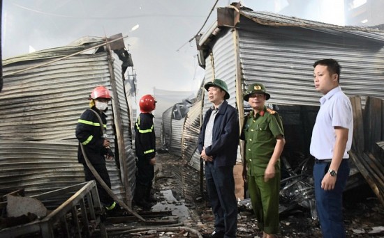 Thừa Thiên Huế: 4 mức hỗ trợ các tiểu thương sau vụ cháy chợ Khe Tre