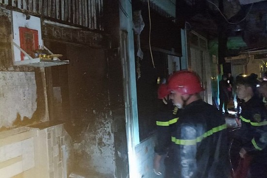 TP. Hồ Chí Minh: Cháy nhà trong ngõ lúc rạng sáng, bé gái 8 tuổi tử vong