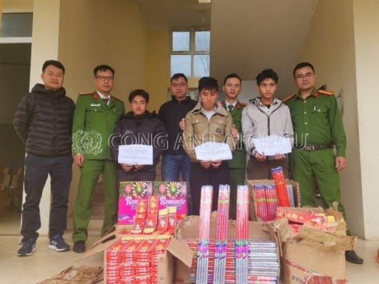 Lai Châu: Bắt giữ hơn 112kg pháo và 40kg sâm lậu từ nước ngoài về Việt Nam