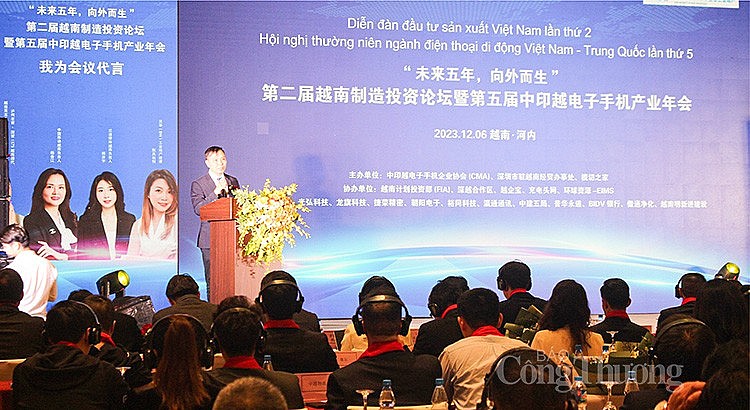 ông Đỗ Văn Sử - Phó cục trưởng, Cục Đầu tư nước ngoài (Bộ Kế hoạch và Đầu tư) phát biểu tại Diễn đàn