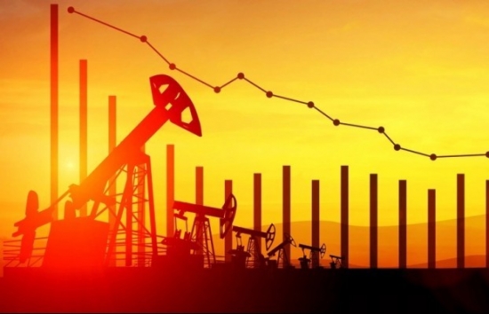 Vì sao những ngày qua giá xăng dầu thế giới liên tiếp suy giảm?