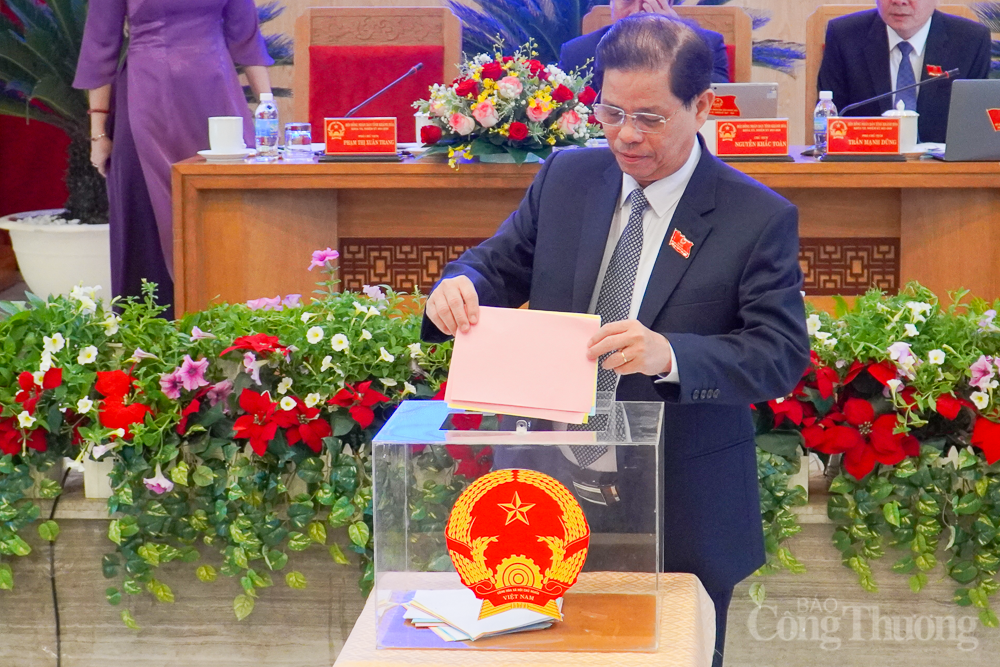 Nhiều lãnh đạo tỉnh Khánh Hoà có số phiếu tín nhiệm ở mức cao