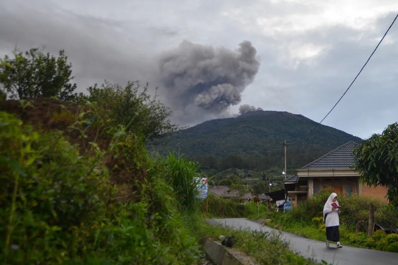 Núi lửa phun trào tại Indonesia gây nhiều thương vong