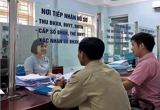 Không yêu cầu nộp, xuất trình sổ hộ khẩu khi giải quyết thủ tục về bảo hiểm xã hội