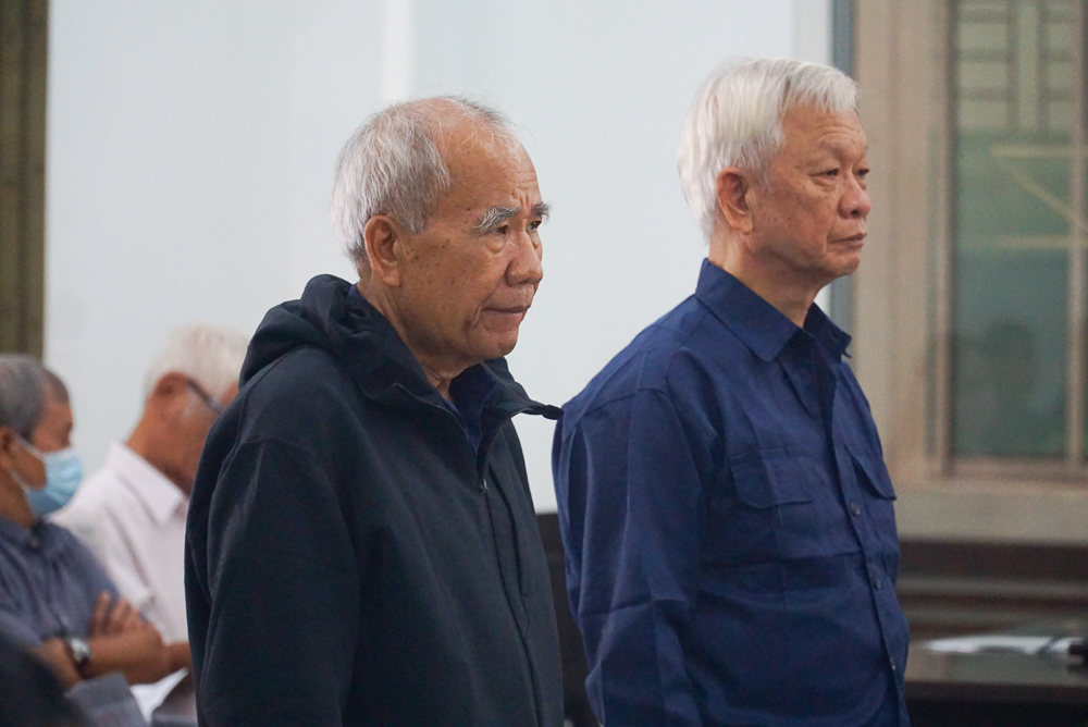 Cựu lãnh đạo tỉnh Khánh Hòa hầu tòa vì giao "đất vàng" trái luật