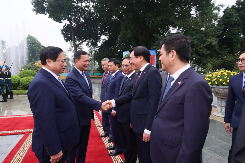 Thủ tướng Phạm Minh Chính chủ trì lễ đón và hội đàm với Thủ tướng Campuchia
