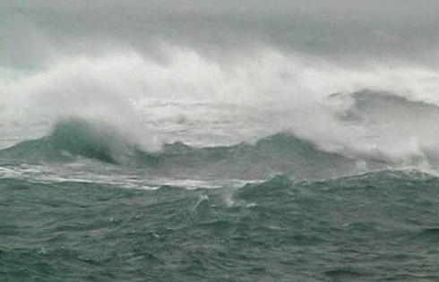 Dự báo thời tiết biển hôm nay 12/12/2023: Trên biển có gió mạnh, sóng lớn và mưa dông