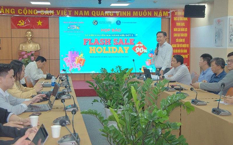 TP. Hồ Chí Minh: Hơn 400 nhãn hiệu tham gia Flash sale Holiday đợt 2 - khuyến mại hàng hiệu đến 90%
