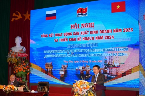 Ông Vũ Mai Khanh, Bí thư Đảng ủy, Tổng giám đốc Vietsovpetro phát biểu tại Hội nghị