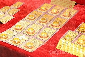 Giá vàng tăng thẳng đứng, vàng nhẫn 999.9 bán ra 73,54 triệu đồng/lượng, người mua lãi tiền triệu sau một đêm